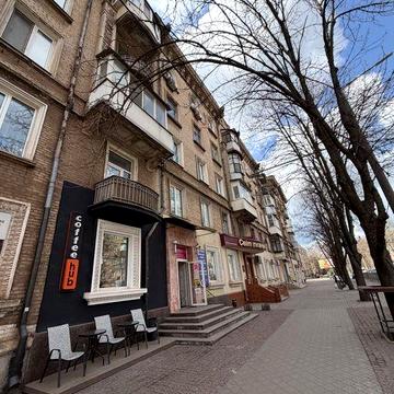 Продам Двухкомнатную квартиру в центре города у.Петра Калнышевского.