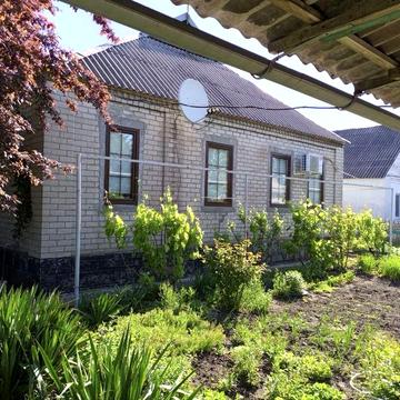 Продаж будинку з гаражем