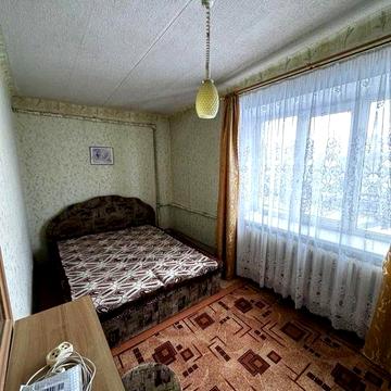 Р-н Центру біля зупинки ( без тварин)