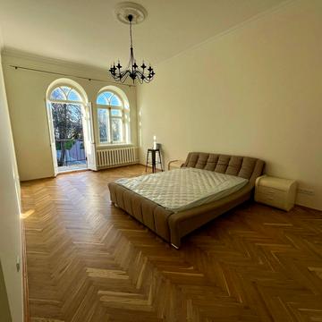 Іллінська вул., 20