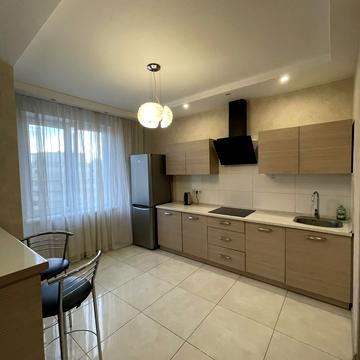 Дмитрівська вул., 75