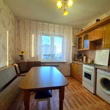 2х кімнатна квартира на Піщаному масиві . Є все для проживання