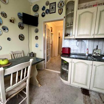 Сталинка на проспекте Шевченко, 3 комнаты