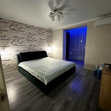 Володимирська вул., 1