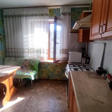 Чарівна вул., 38