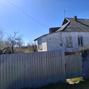 Будинок  в селі Черняхів