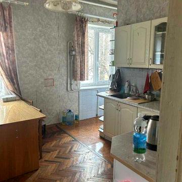 Продам 3х кімнатну квартиру м. Чугуїв.  800000 грн