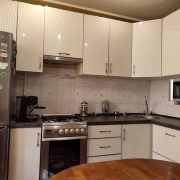 Продається 2х кімнатна квартира вул. Чарівна Будинок 2003 р Роздільне планування Засклена лоджія