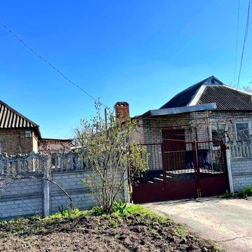 Продається будинок з ділянкою 8 соток