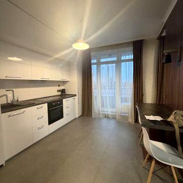 Сдам кухня студия и отдельно спальня 15 000 тыс гривен Центр