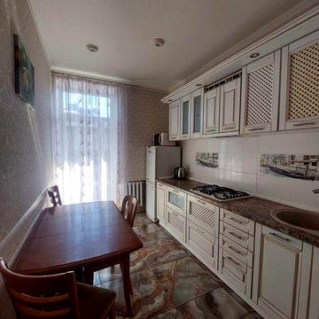 Здається на тривалий термін квартира на Дерибасівській