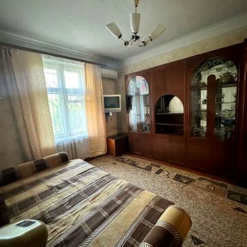 Незалежної України вул. (40 років Радянської України), 42