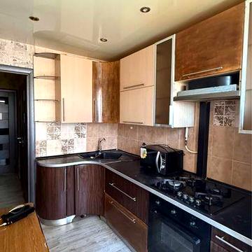 Продам 3-х комнатную квартиру с ремонтом