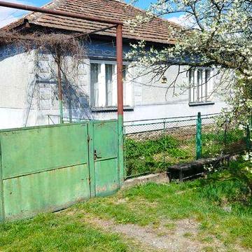 Продам будинок Мукачівський р-н смт чинадієво