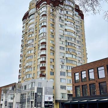 Центр. Продаж великої видової 3 кім кв