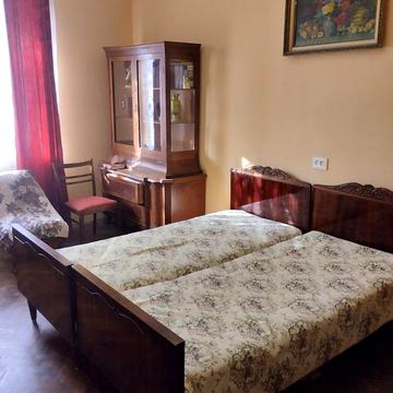 Центр ,стрийський ринок1кім.40м.-11000грн.