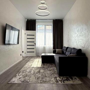 м.Надвірна , центр, 3-х кімнатна євроремонт меблі