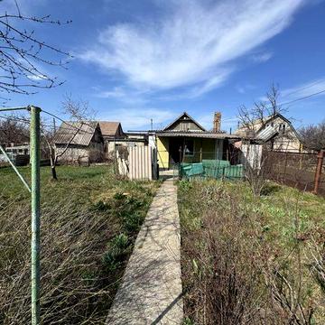 Продам дім з ділянкою, вул. Південна