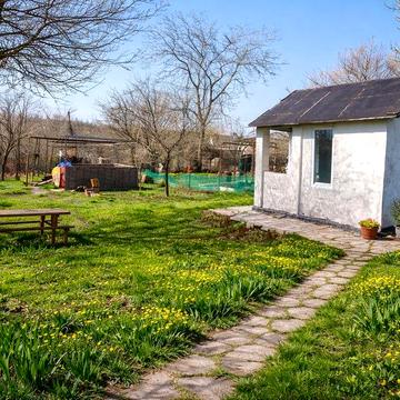 Продается садовый участок,с домиком