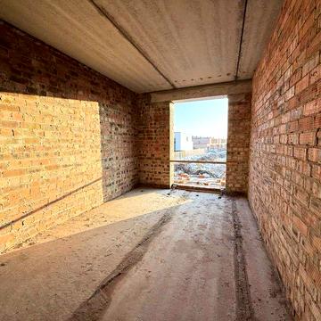 Велика трикімнатна квартира біля озера, тепла підлога в подарунок!