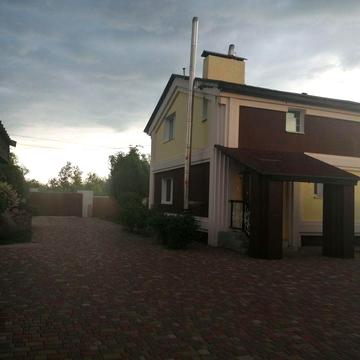 Продаж добротного будинку з басейном та максимум комфорту