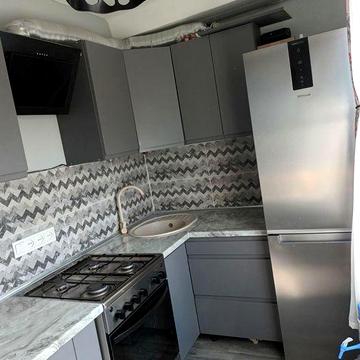 Продам  3-комнатную квартиру на Черемушках !