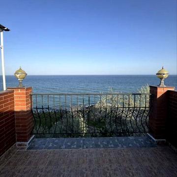 Коттедж в Совиньоне-1 с видом на море/ Первая линия