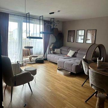 Продаж 3 кімнатної квартири,  ремонт, меблі нові