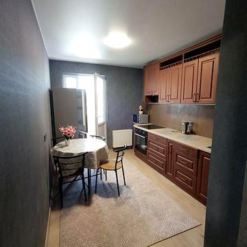 Здам 1 кімнатну  квартиру по вулиці Металургів 35