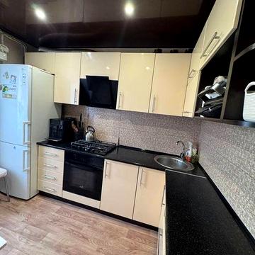 Продам двушку в новому районі