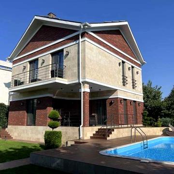 Дом с бассейном совиньон