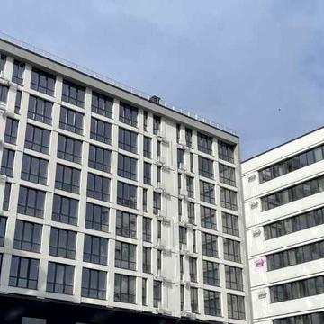 Двокімнатна квартира 64м в центральній частині міста готова до ремонту