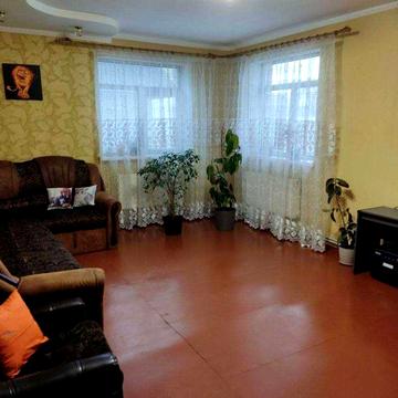 Будинок у центрі Чигирина + приміщення під бізнес (вигідна локація)