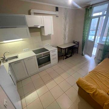 Оренда просторої світлої 1-кім. квартири на Чавдар 1, м. Осокорки 3 хв. пішки.