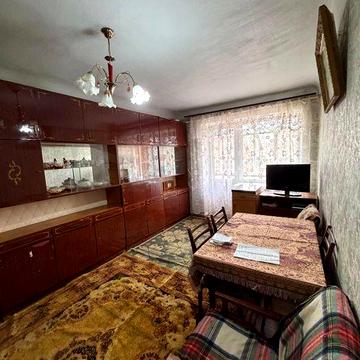 Продам двокімнатну квартиру р он черьомушки  з меблями