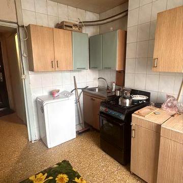 Здам, 3к квартиру, на Комунарі, вільна, чиста і готова для заселення,