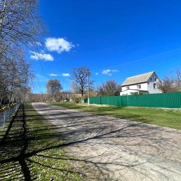 Продаж будинку біля лісу