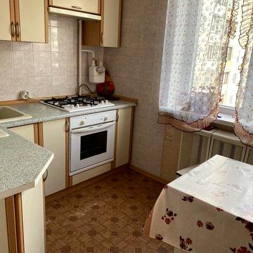 Оренда 2к біля парку Письменників