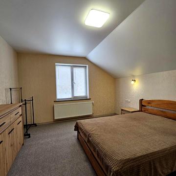 майдан Перемоги пл., 3