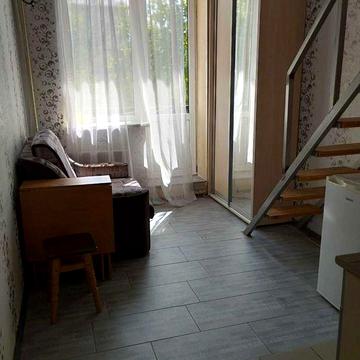 Продам 2-х уровневую кв .студию на Холодной горе