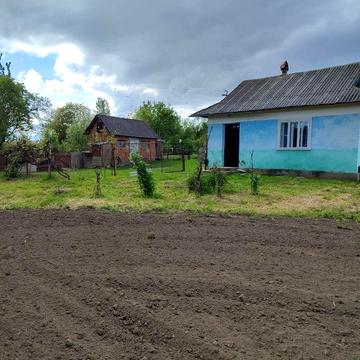 Продається будинок в с. Олеша загальна площа 22.1кв.м. стіни-бетонні б