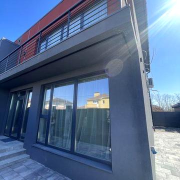 Продається дуплекс в дуже гарній локаціі