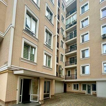 Продаж 1 комнатная квартира в Центре, новый дом. код106-758