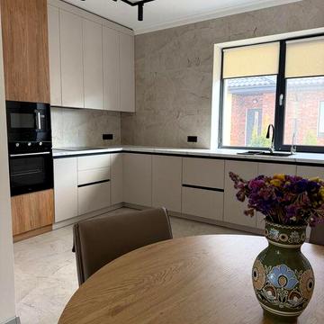 Продаж будинку в Минаї