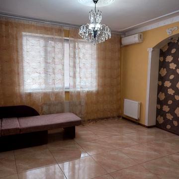 Олександра Мишуги вул., 12