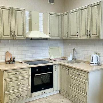 Французский бульвар/Леонтовича.Студия+спальня.