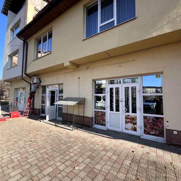 Небесної Сотні вул. (Руднєва), 32