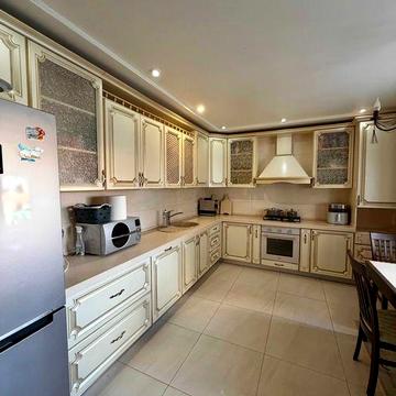 3 кім.-квартира з ремонтом у цегляному будинку ЖК Беркут р-н 12 школи ЖК беркут