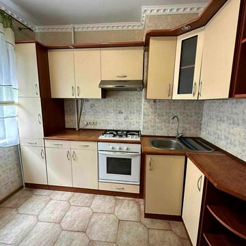 Степана Бандери вул., 20/1