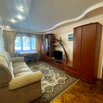 Продаж 3 кімнатної на Миру